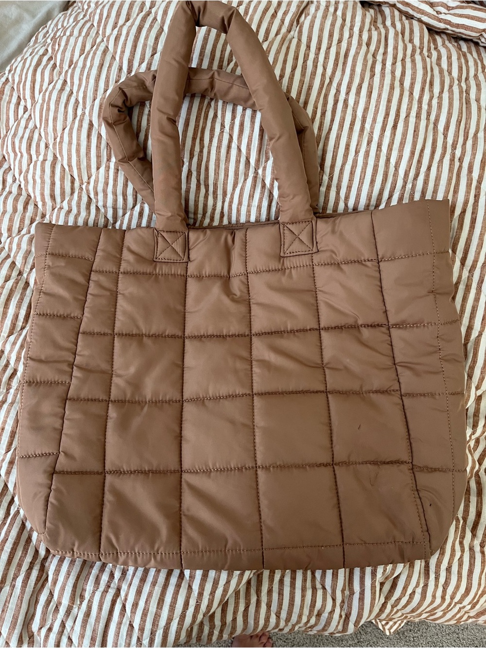 GAP Quilted Puffer Tote in Brown